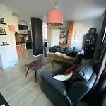 Bel Spacieux ,convivial De 3 Avec Parking Privé Sécure