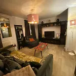 Bel Spacieux ,convivial De 3 Avec Parking Privé Sécure *