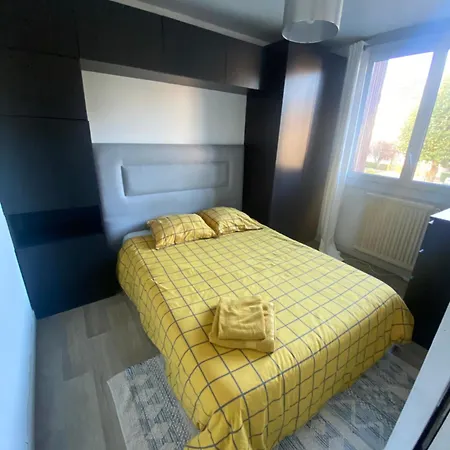 Bel Spacieux ,convivial De 3 Avec Parking Prive Secure Apartment