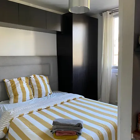 Bel Spacieux ,convivial De 3 Avec Parking Prive Secure Appartement