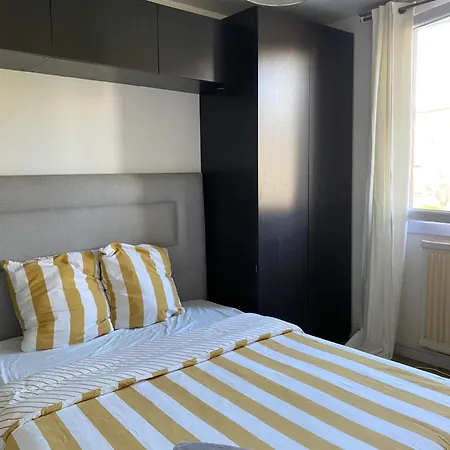 Bel Spacieux ,convivial De 3 Avec Parking Prive Secure דירה *