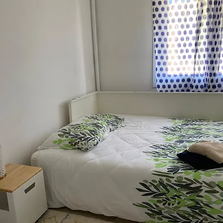 Bel Spacieux ,convivial De 3 Avec Parking Prive Secure דירה קאין