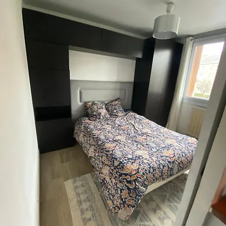 Апартаменты Bel Spacieux ,convivial De 3 Avec Parking Prive Secure