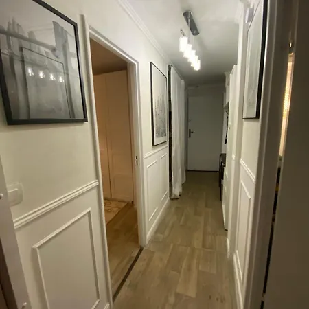 Bel Spacieux ,convivial De 3 Avec Parking Prive Secure דירה *