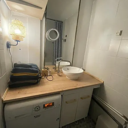 Bel Spacieux ,convivial De 3 Avec Parking Prive Secure カーン