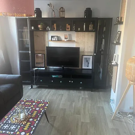 Bel Spacieux ,convivial De 3 Avec Parking Privé Sécure