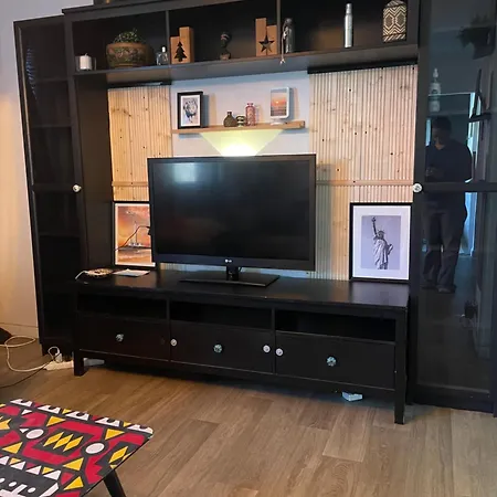 Appartement Bel Spacieux ,convivial De 3 Avec Parking Prive Secure