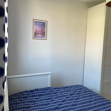 Bel Spacieux ,convivial De 3 Avec Parking Prive Secure דירה קאין