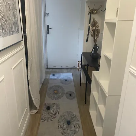 Bel Spacieux ,convivial De 3 Avec Parking Privé Sécure