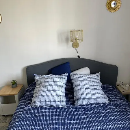 Bel Spacieux ,convivial De 3 Avec Parking Privé Sécure *