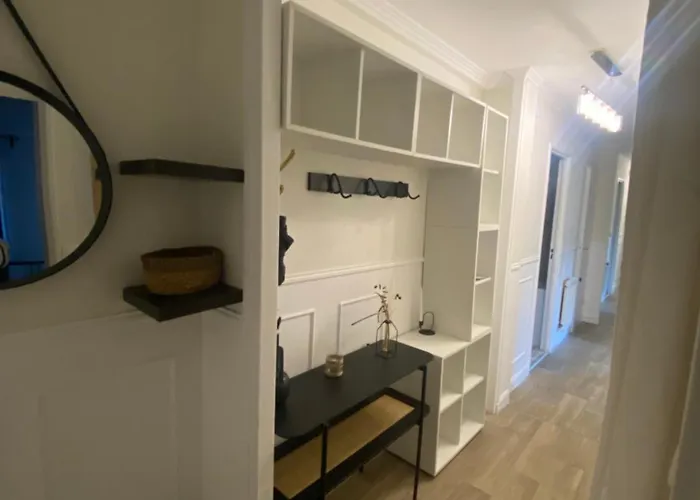 Bel Spacieux ,convivial De 3 Avec Parking Privé Sécure