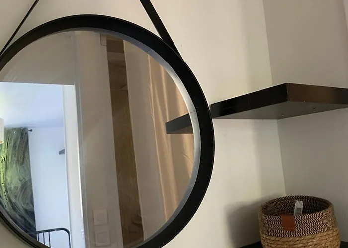 Bel Spacieux ,convivial De 3 Avec Parking Prive Secure Διαμέρισμα