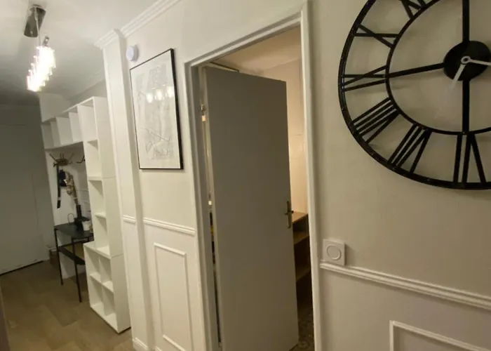 Appartement Bel Spacieux ,convivial De 3 Avec Parking Privé Sécure *