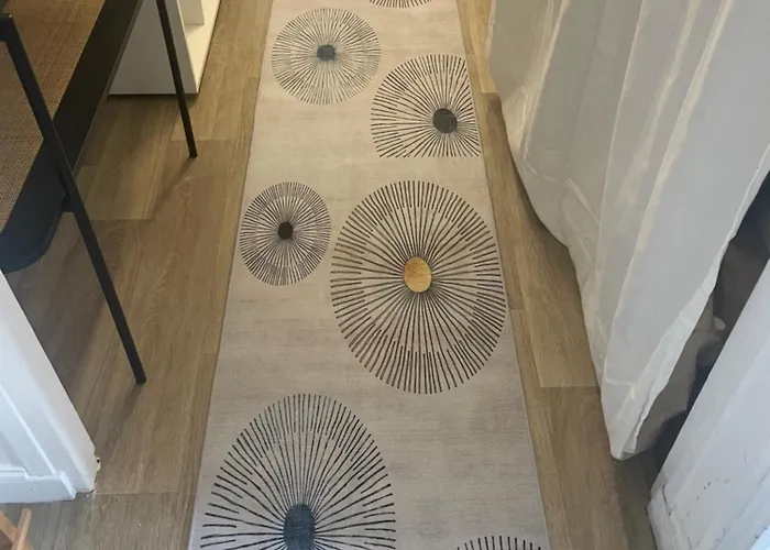 Bel Spacieux ,convivial De 3 Avec Parking Privé Sécure Appartement *