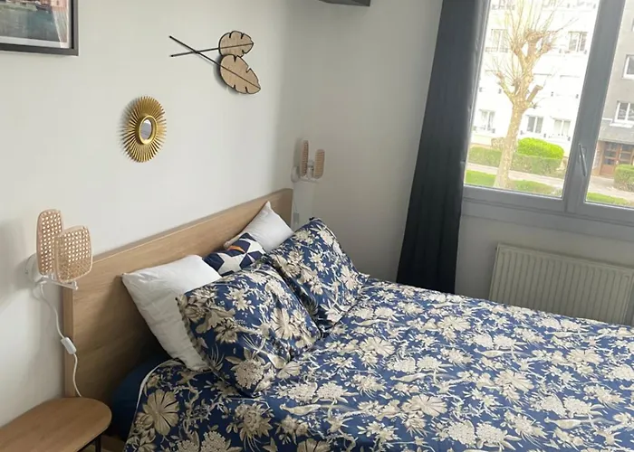 Bel Spacieux ,convivial De 3 Avec Parking Prive Secure * Καν